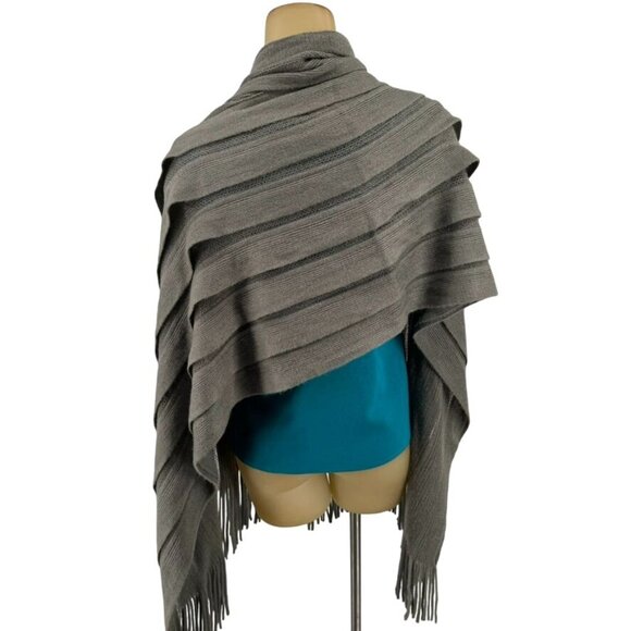 Soma Intimates Fringe Shawl Wrap Scarf Gray tiered 28 X 80 - Picture 9 of 14